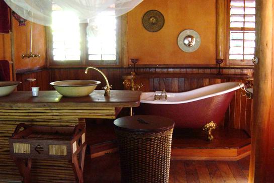 Мебель для ванной комнаты: стиль и зеркало вы выбираете сами