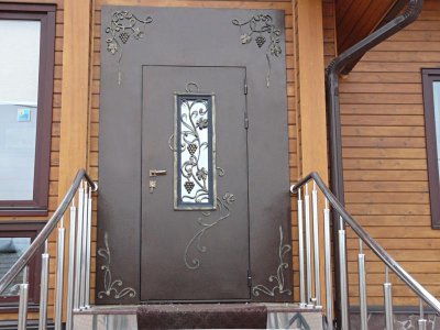 Конструкционные особенности входных дверей категории «дом-улица»